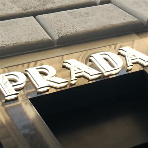 prada in vendita